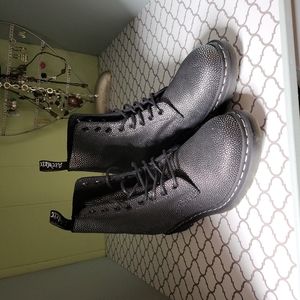 Dr. Martens Pasqual Black Ladies size 9 (Brand New, w/o tags)